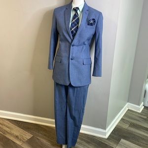 Boys/young men suit.